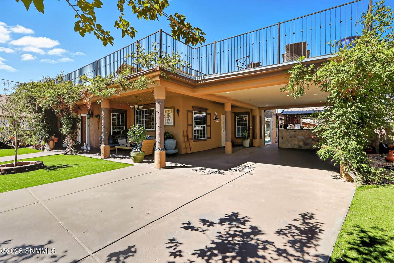 720 Las Cruces Avenue - Photo 1