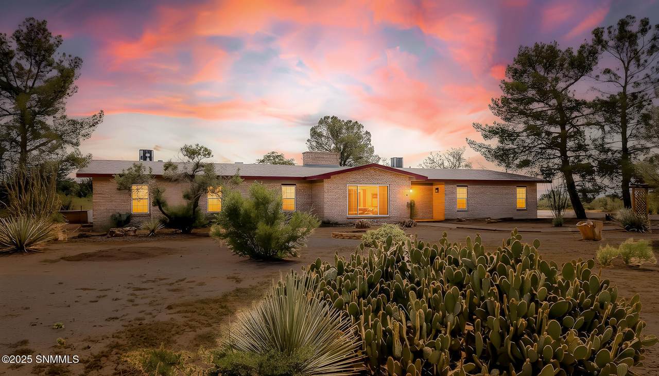 5750 Shadow Hills Road - Photo 1