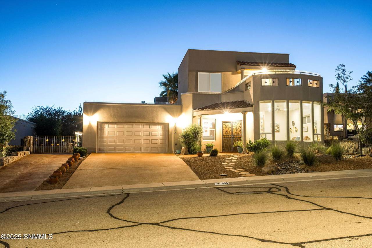 535 La Melodia Drive - Photo 1