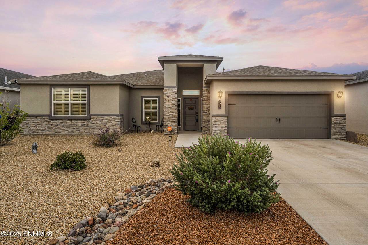 3957 Pacific Loop - Photo 1