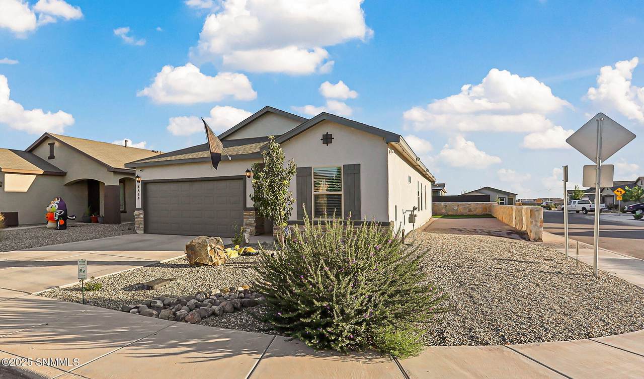 4614 Valentina Road - Photo 1