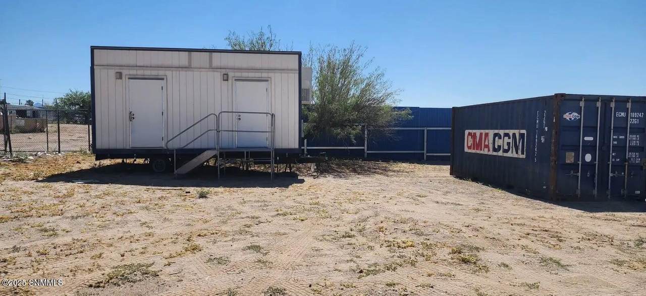 1430 Thorpe Road - Photo 1