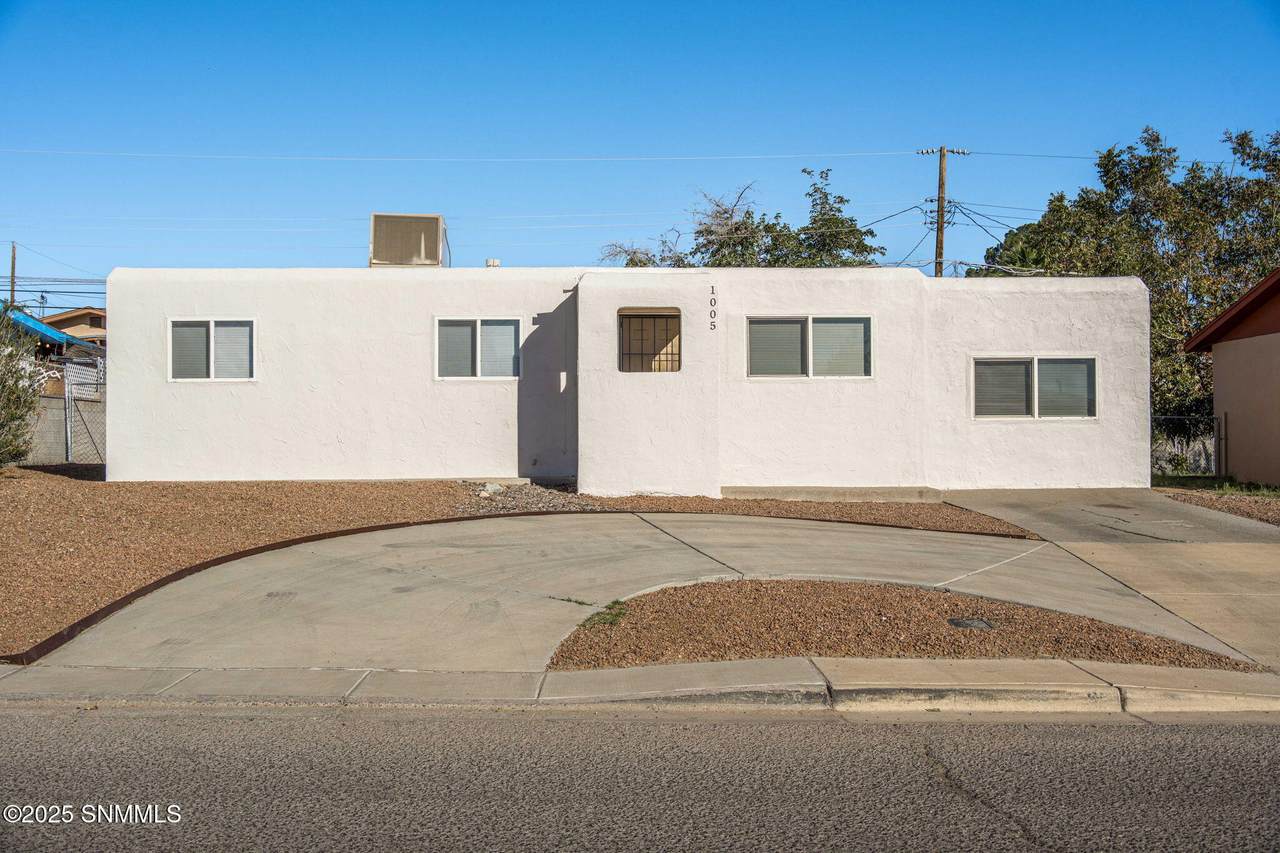 1005 Stull Drive - Photo 1