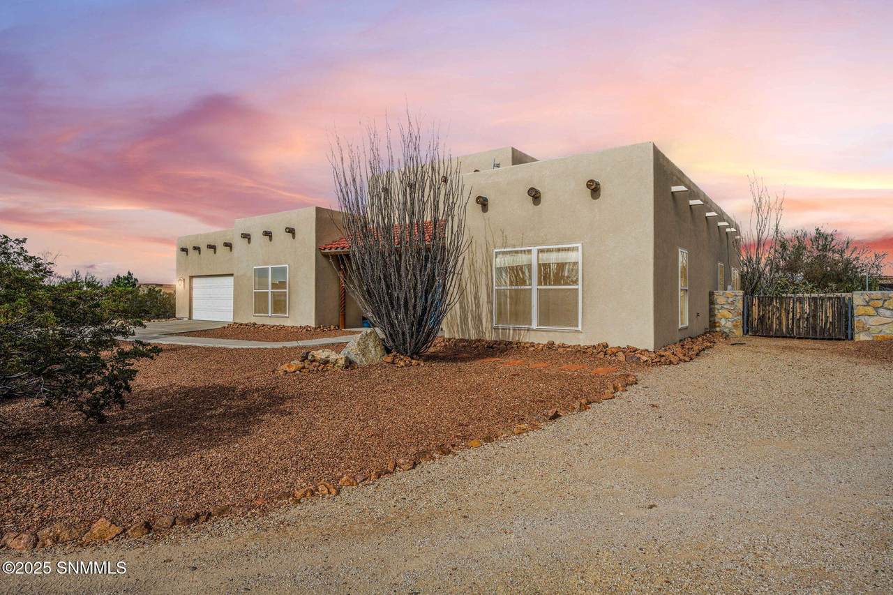 8801 Silk Oak Court - Photo 1