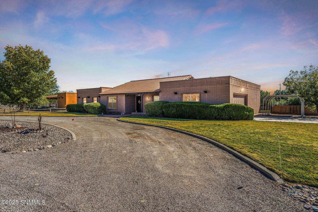 1927 Francine Court - Photo 1