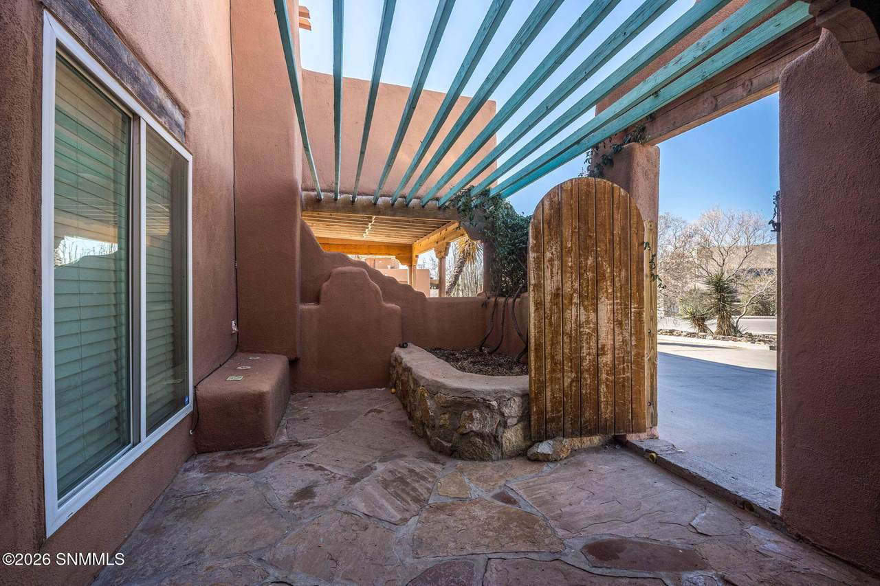 https://bt-photos.global.ssl.fastly.net/lascruces/1280_boomver_1_2600187-2.jpg