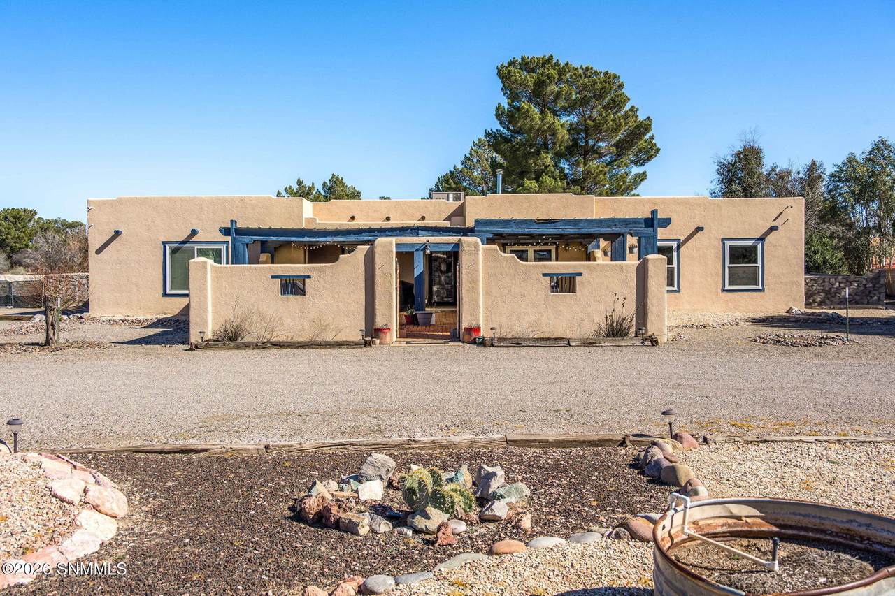 https://bt-photos.global.ssl.fastly.net/lascruces/1280_boomver_1_2600407-2.jpg