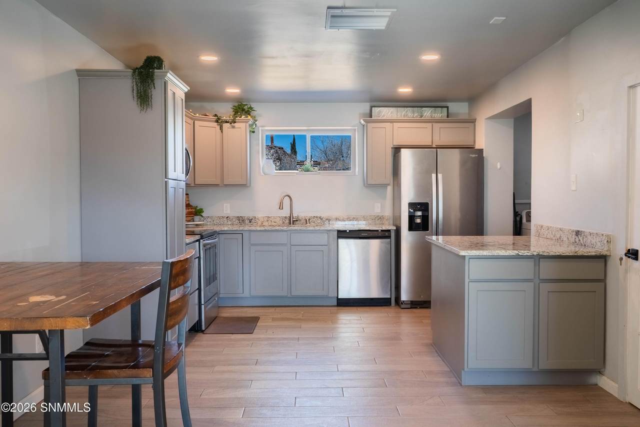 1035 Mulberry Avenue - Photo 1