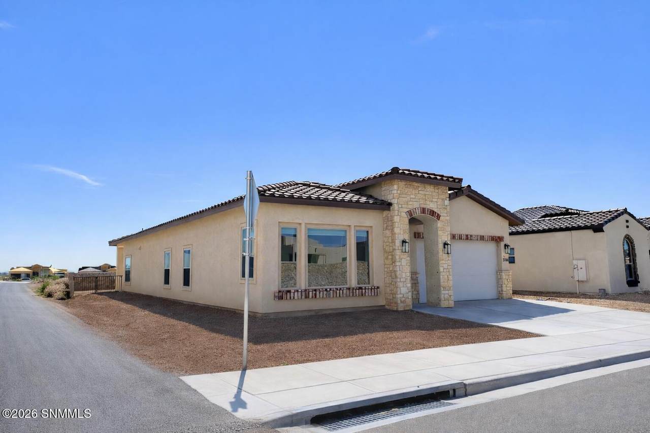 3760 Portrait Street - Photo 1