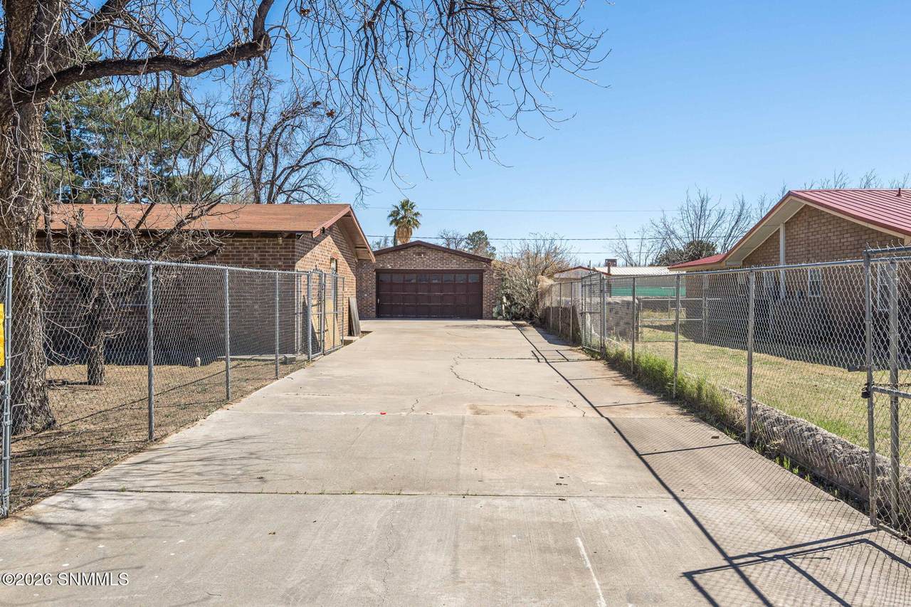 https://bt-photos.global.ssl.fastly.net/lascruces/1280_boomver_1_2600943-2.jpg