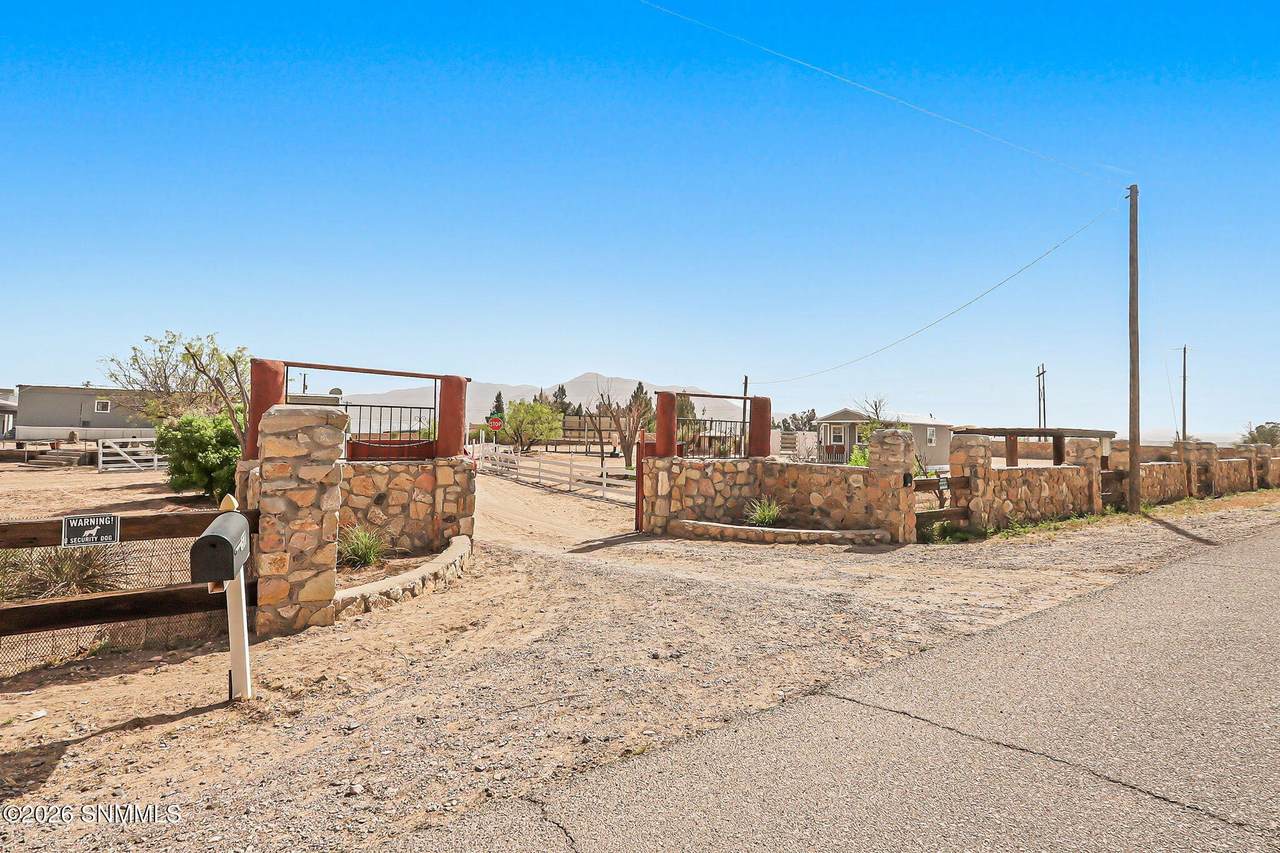 https://bt-photos.global.ssl.fastly.net/lascruces/1280_boomver_1_2601048-2.jpg