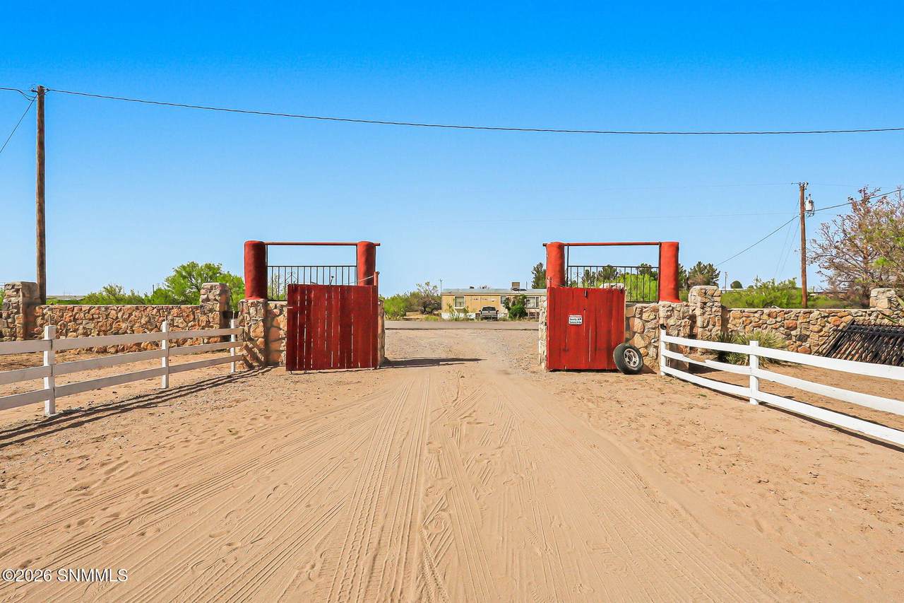 https://bt-photos.global.ssl.fastly.net/lascruces/1280_boomver_1_2601048-2.jpg
