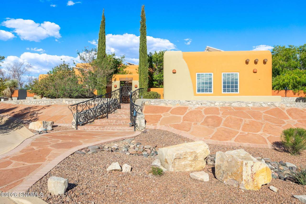 https://bt-photos.global.ssl.fastly.net/lascruces/1280_boomver_1_2601175-2.jpg