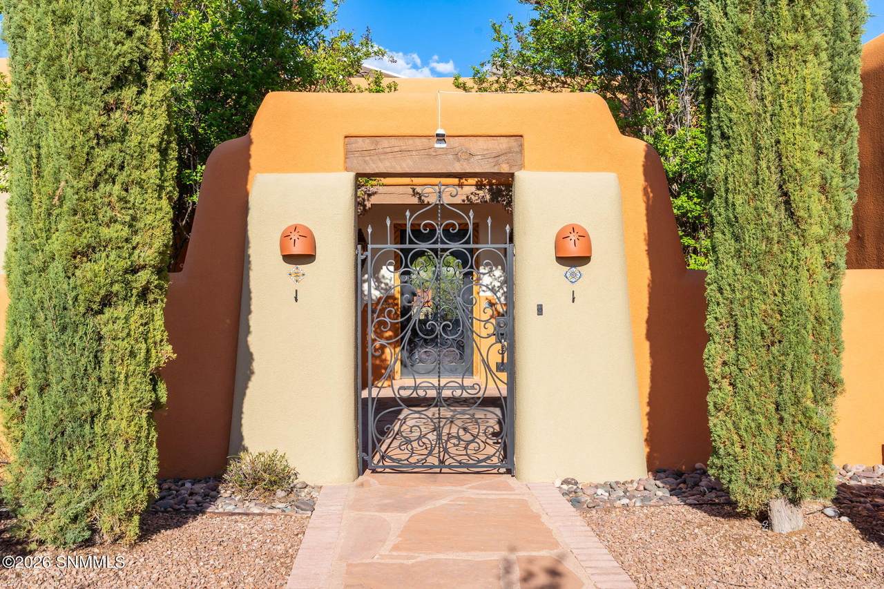https://bt-photos.global.ssl.fastly.net/lascruces/1280_boomver_1_2601175-2.jpg