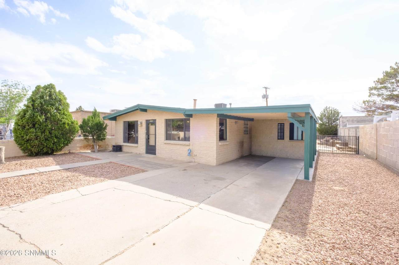 1116 Espina Street - Photo 1