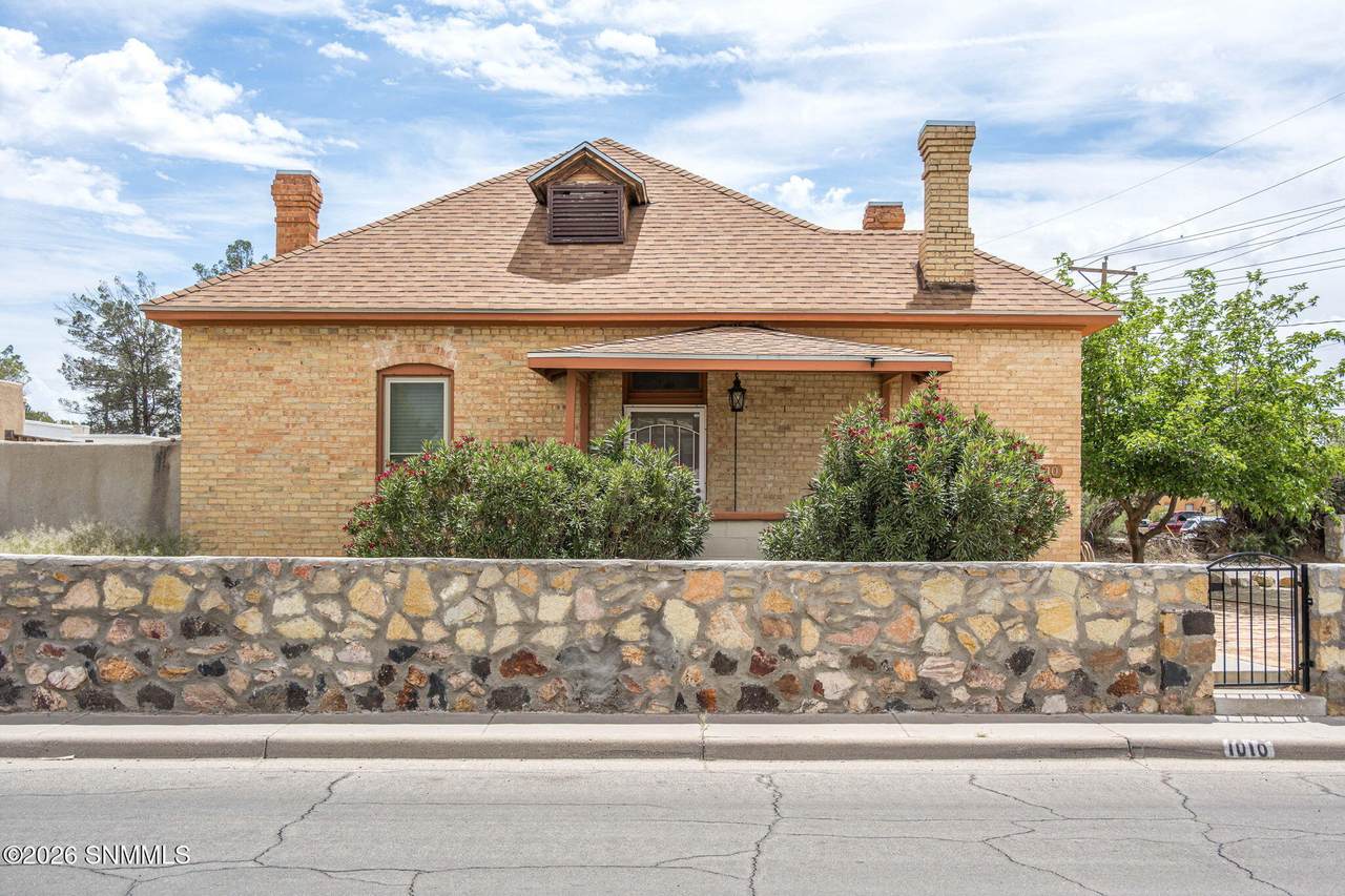 1010 Plain Street - Photo 1