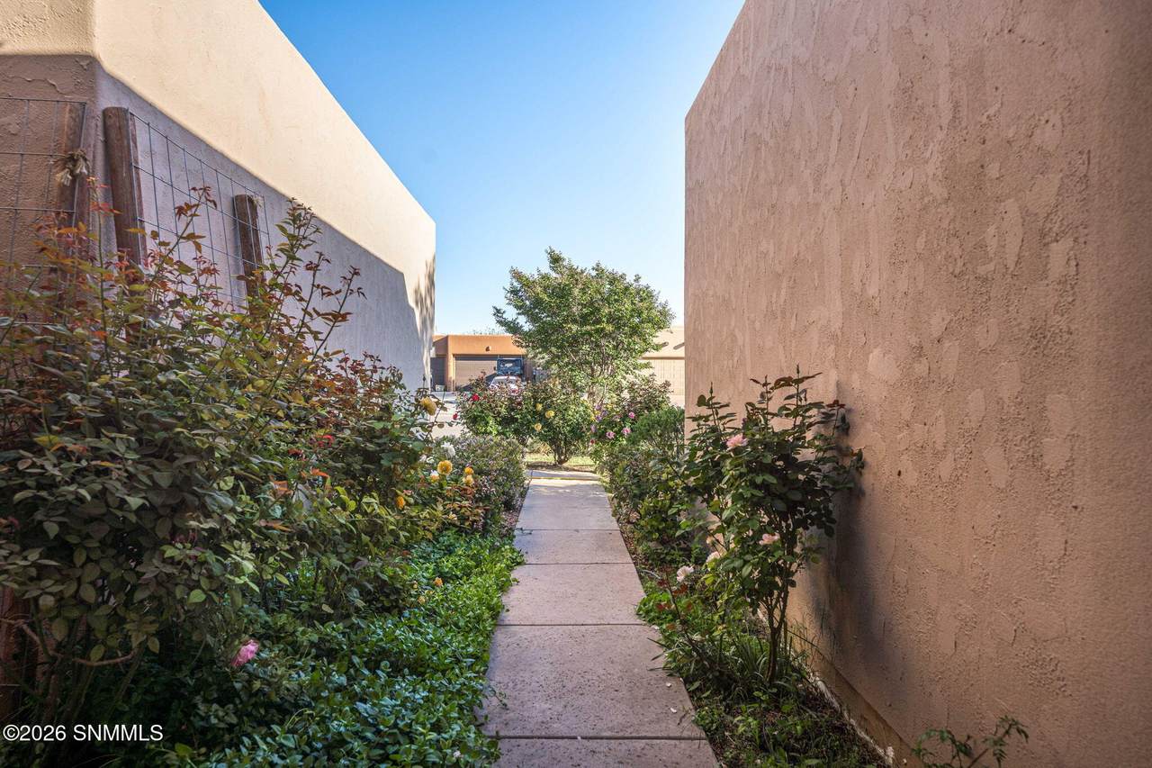 https://bt-photos.global.ssl.fastly.net/lascruces/1280_boomver_1_2601244-2.jpg