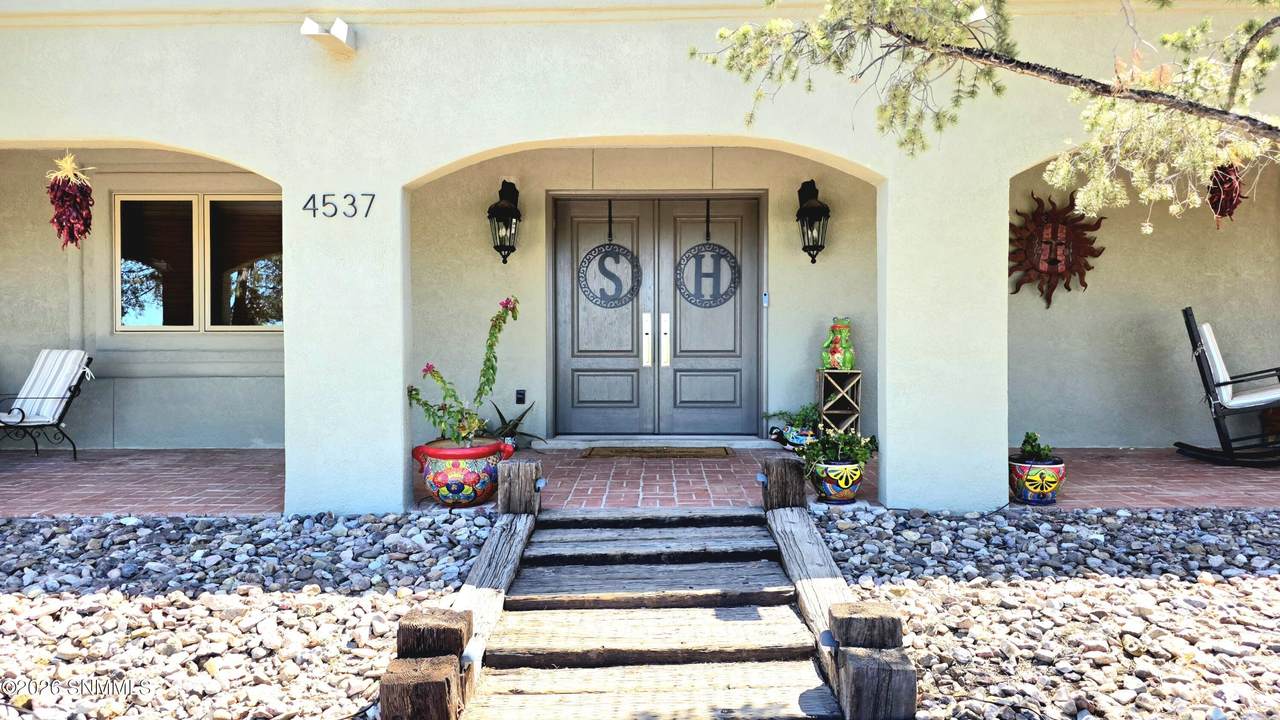 4537 Mockingbird Street - Photo 1