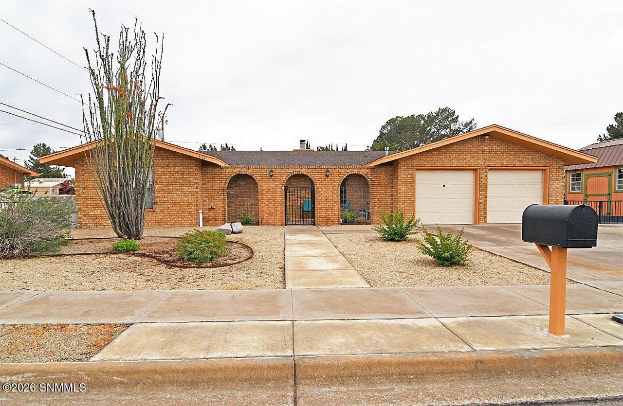 604 Hansen Avenue - Photo 1
