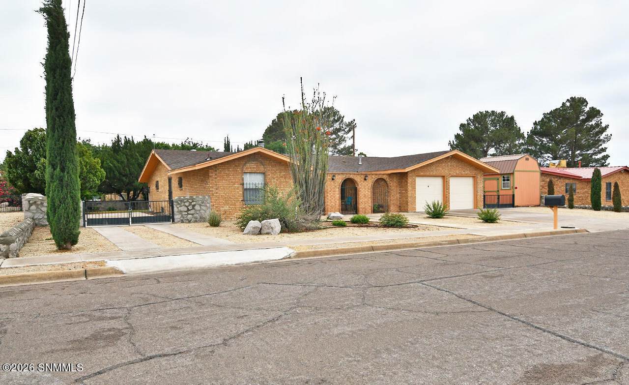https://bt-photos.global.ssl.fastly.net/lascruces/1280_boomver_1_2601417-2.jpg