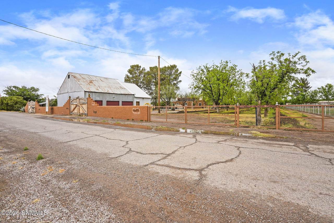 https://bt-photos.global.ssl.fastly.net/lascruces/1280_boomver_1_2601523-2.jpg