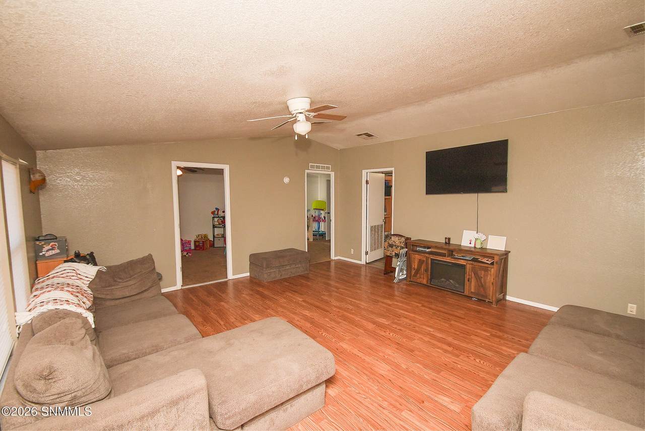 https://bt-photos.global.ssl.fastly.net/lascruces/1280_boomver_1_2601589-2.jpg