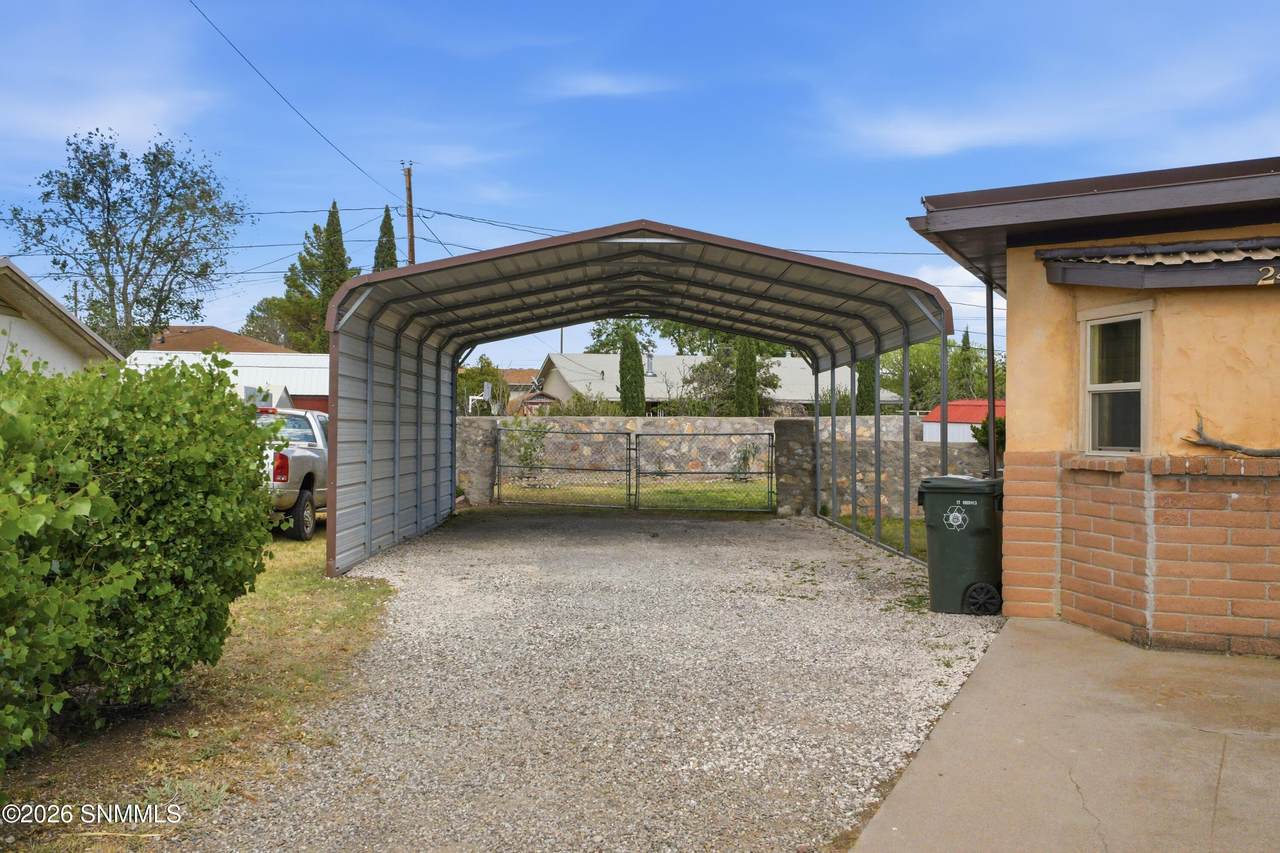https://bt-photos.global.ssl.fastly.net/lascruces/1280_boomver_1_2601676-2.jpg