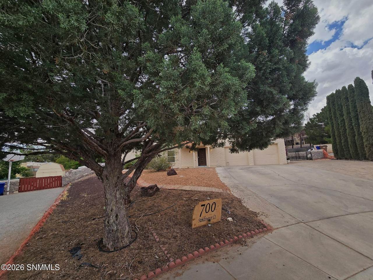 https://bt-photos.global.ssl.fastly.net/lascruces/1280_boomver_1_2601678-2.jpg