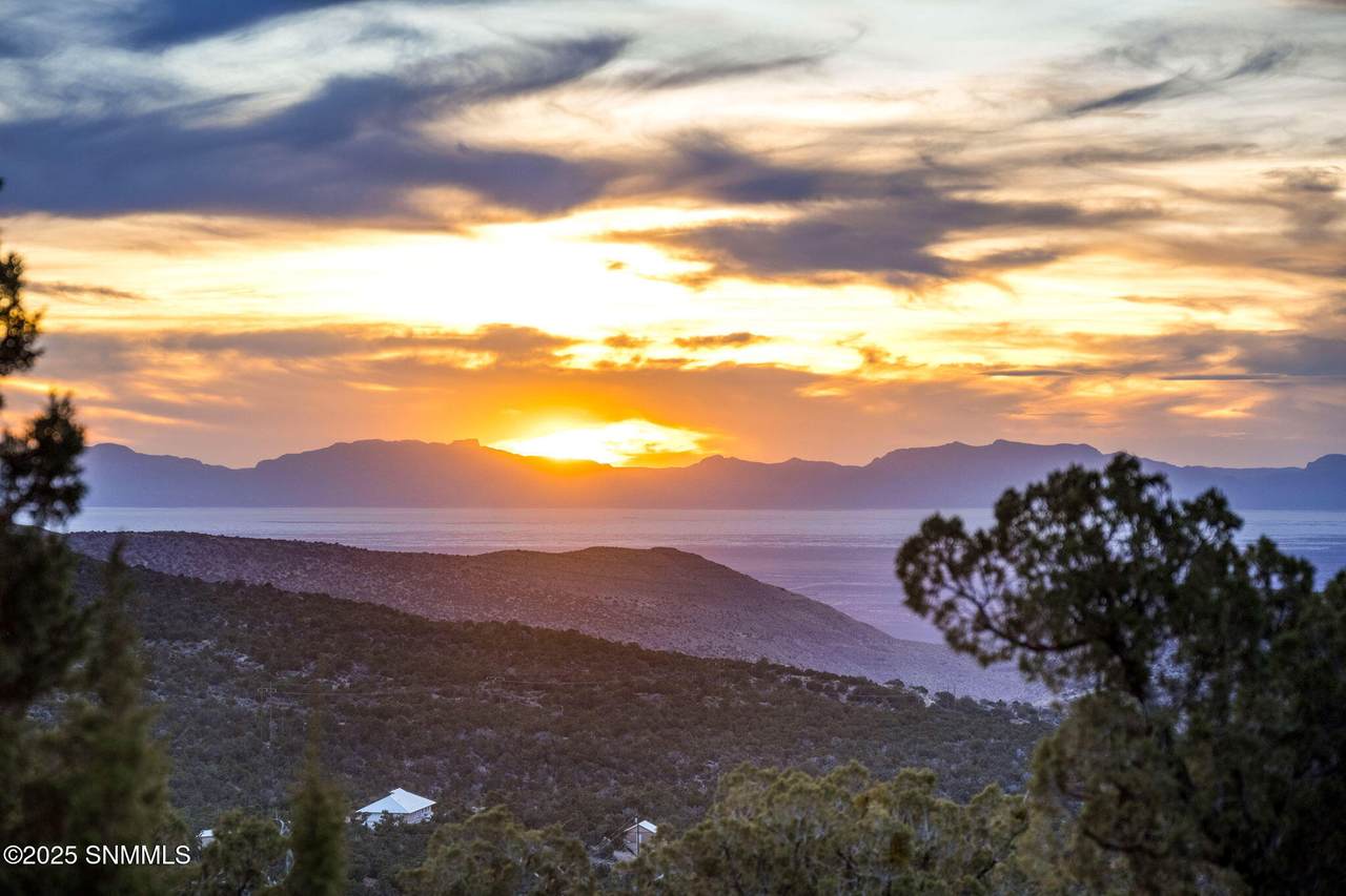https://bt-photos.global.ssl.fastly.net/lascruces/1280_boomver_1_2601703-2.jpg