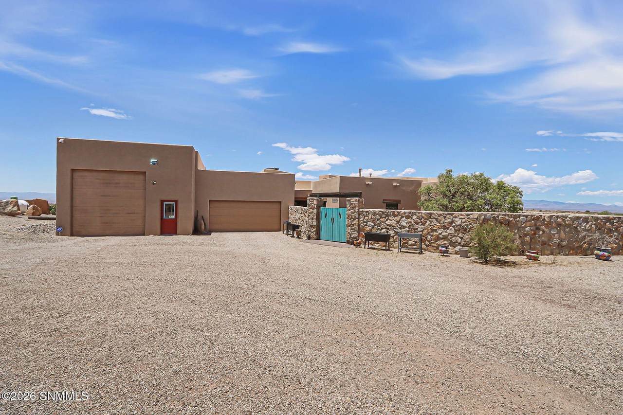 https://bt-photos.global.ssl.fastly.net/lascruces/1280_boomver_1_2601743-2.jpg
