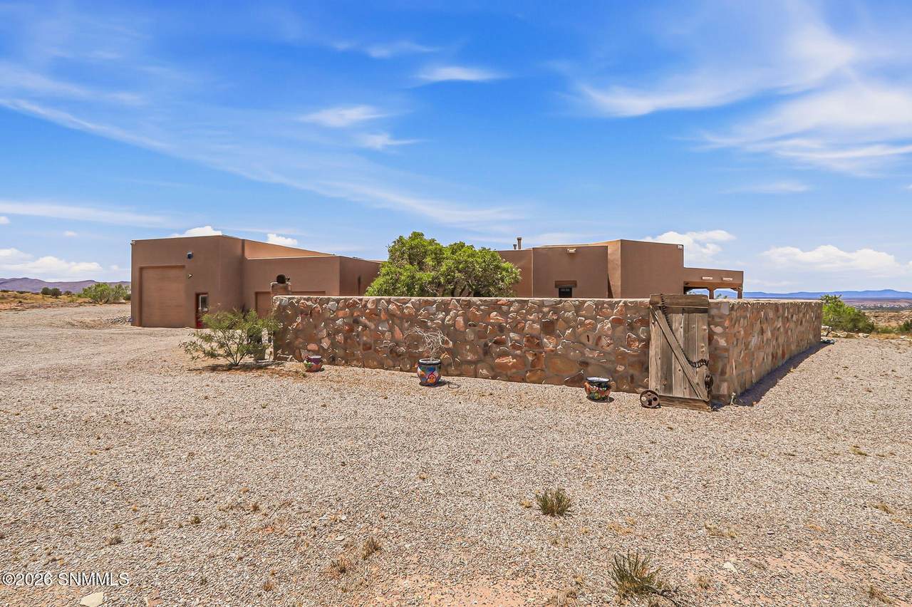 https://bt-photos.global.ssl.fastly.net/lascruces/1280_boomver_1_2601743-2.jpg