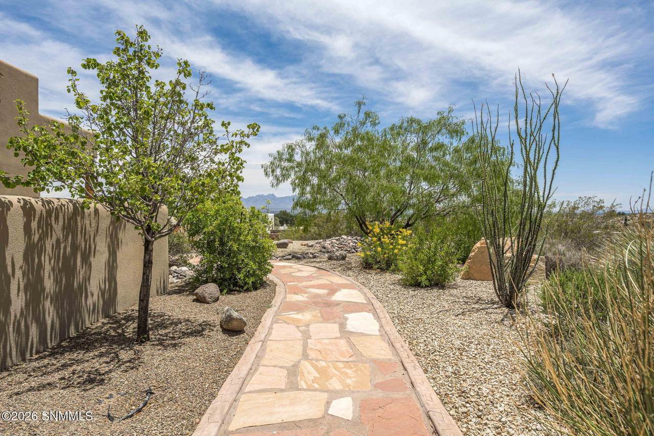 https://bt-photos.global.ssl.fastly.net/lascruces/1280_boomver_1_2601751-2.jpg