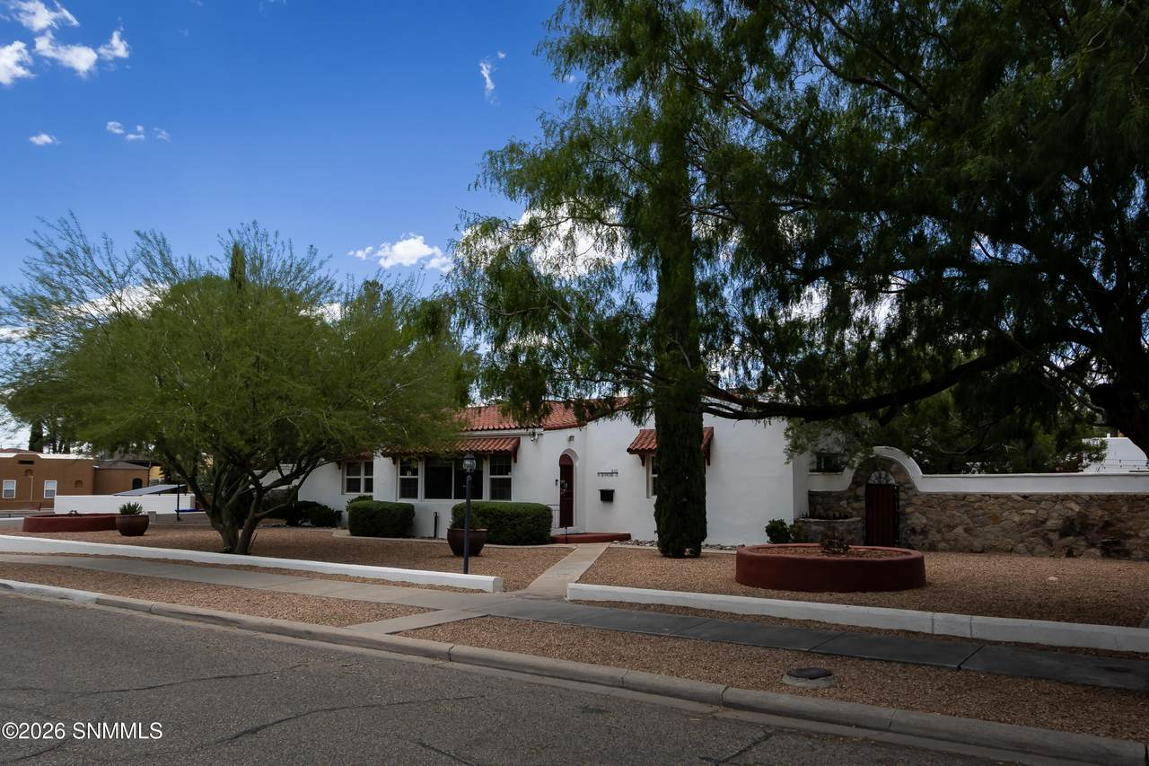 https://bt-photos.global.ssl.fastly.net/lascruces/1280_boomver_1_2601784-2.jpg
