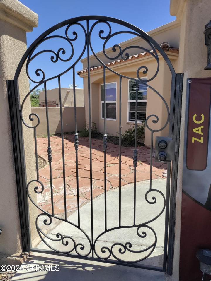 https://bt-photos.global.ssl.fastly.net/lascruces/1280_boomver_1_2601796-2.jpg
