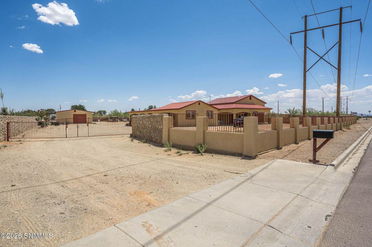 https://bt-photos.global.ssl.fastly.net/lascruces/1280_boomver_1_2601882-2.jpg