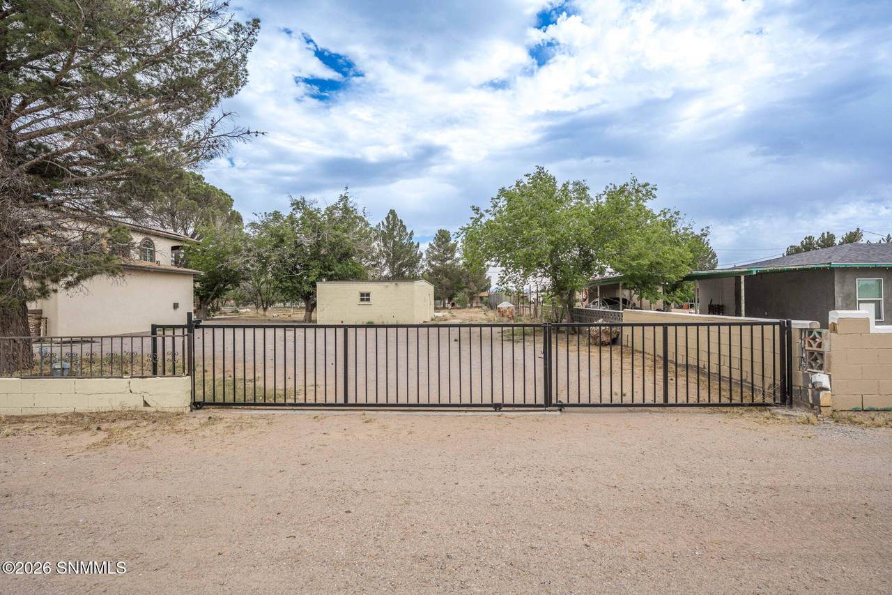 304 Las Flores Circle - Photo 1
