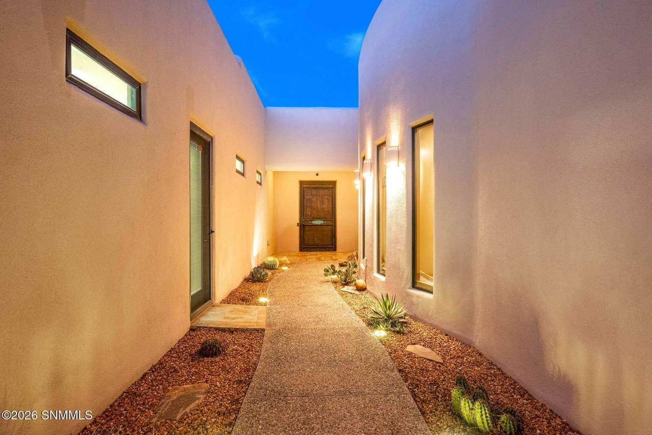 https://bt-photos.global.ssl.fastly.net/lascruces/1280_boomver_1_2601908-2.jpg