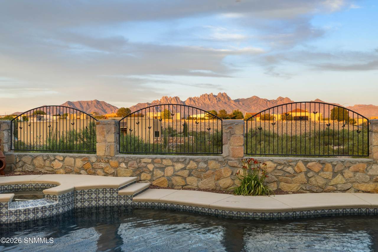 https://bt-photos.global.ssl.fastly.net/lascruces/1280_boomver_1_2601933-2.jpg