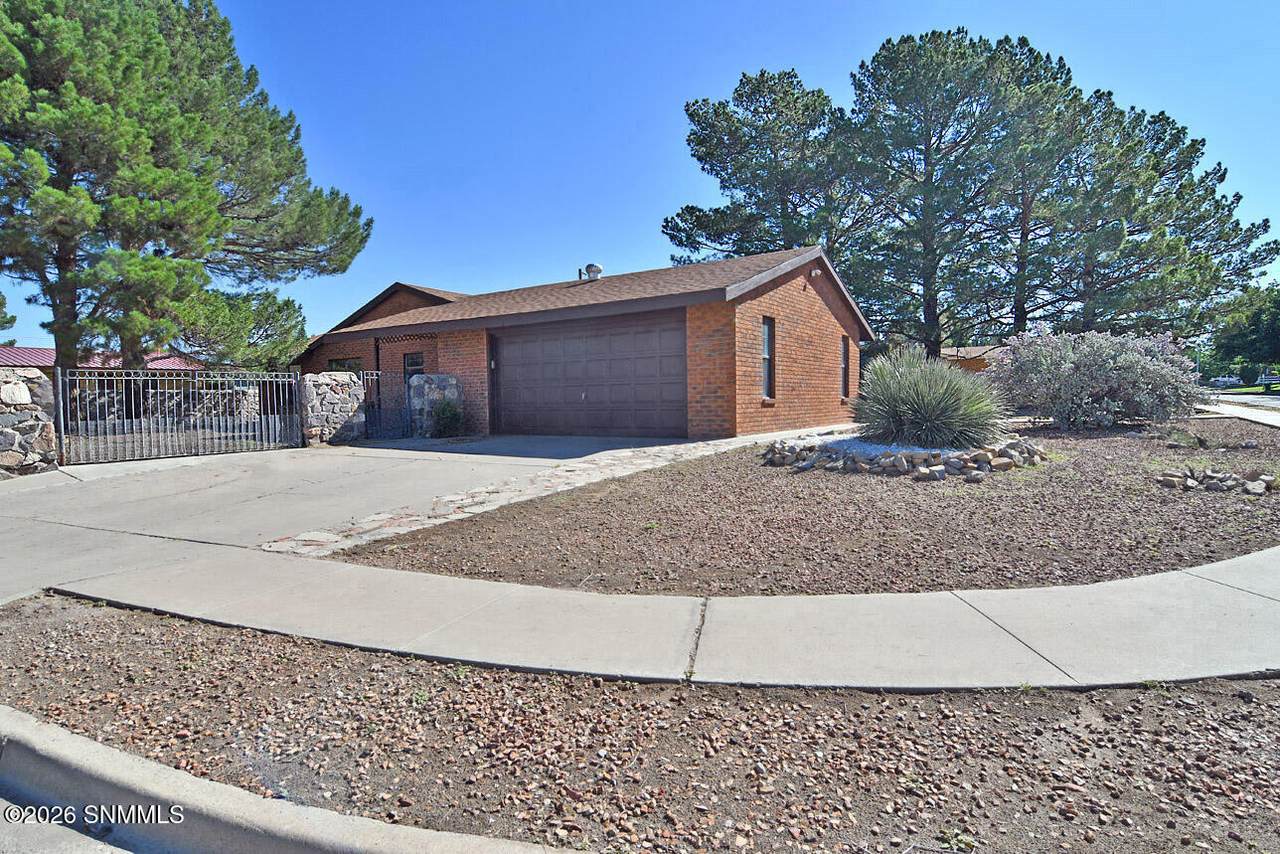 https://bt-photos.global.ssl.fastly.net/lascruces/1280_boomver_1_2601967-2.jpg