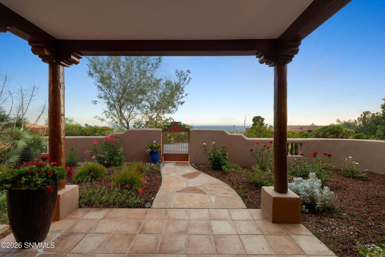 https://bt-photos.global.ssl.fastly.net/lascruces/1280_boomver_1_2601975-2.jpg