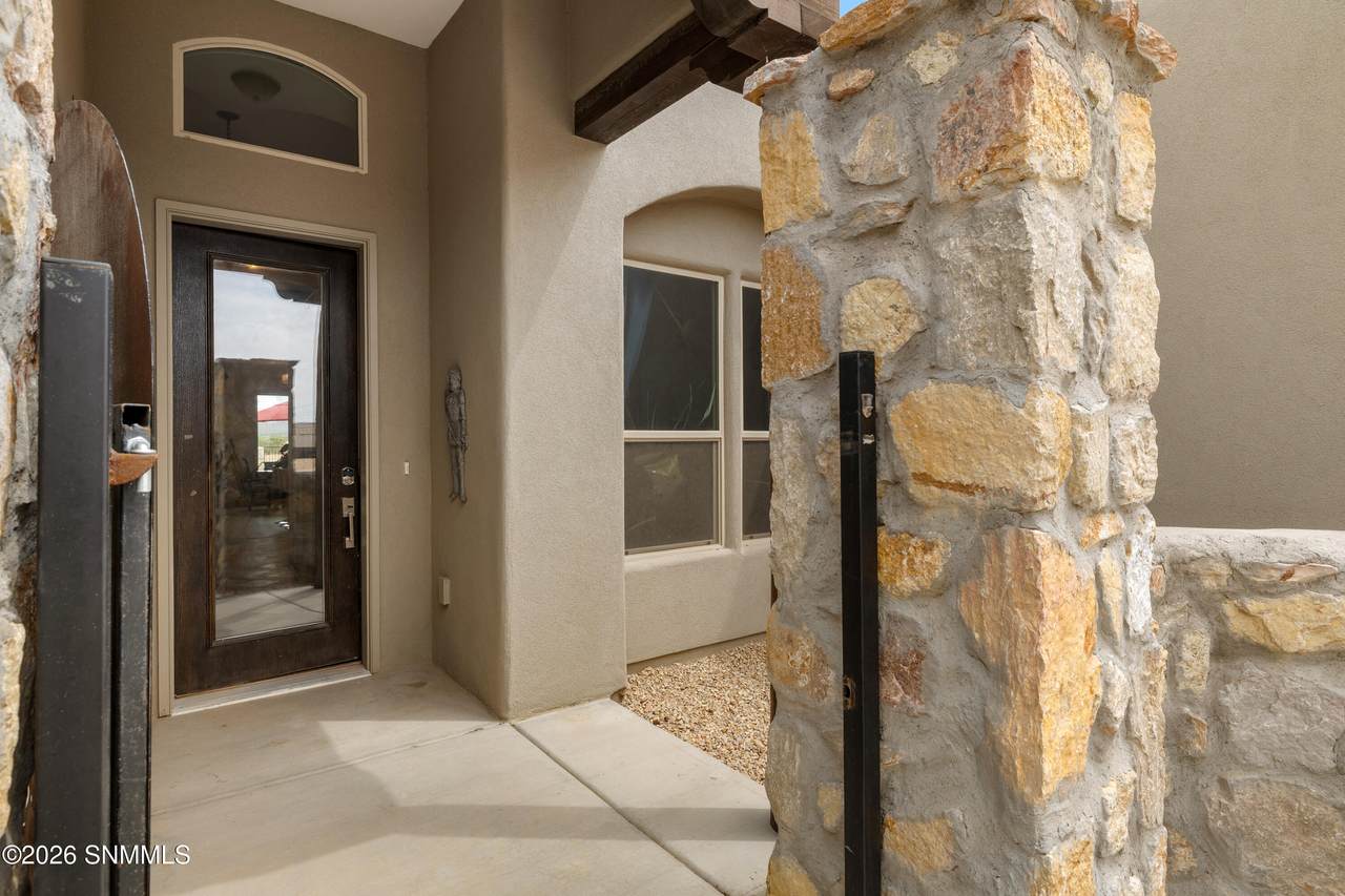 https://bt-photos.global.ssl.fastly.net/lascruces/1280_boomver_1_2602017-2.jpg