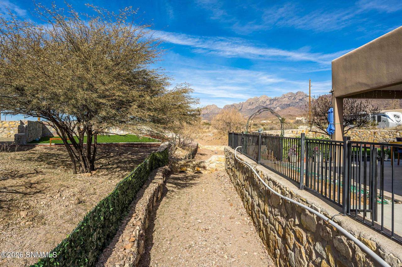 https://bt-photos.global.ssl.fastly.net/lascruces/1280_boomver_1_2602020-2.jpg