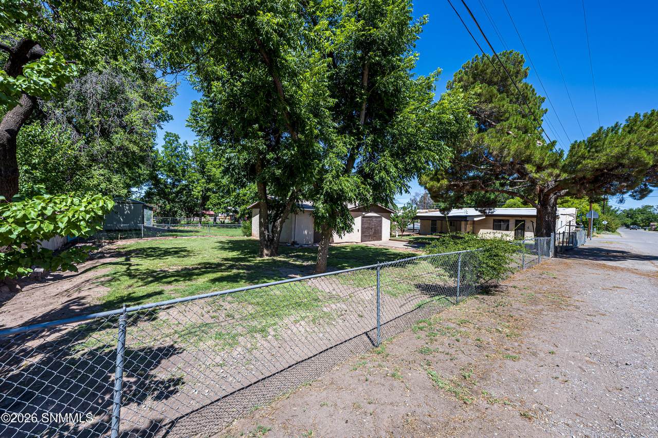 https://bt-photos.global.ssl.fastly.net/lascruces/1280_boomver_1_2602109-2.jpg