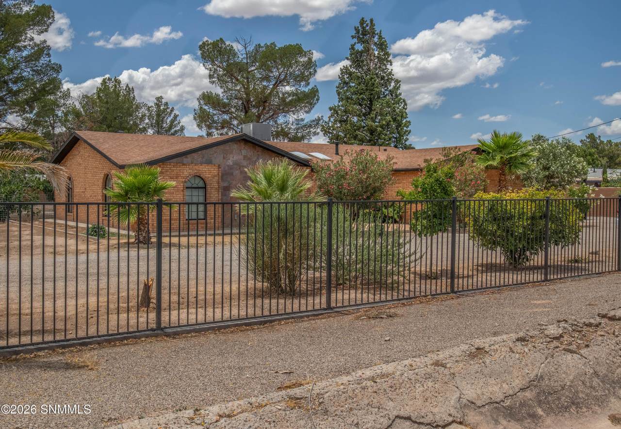 5129 Valley Drive - Photo 1