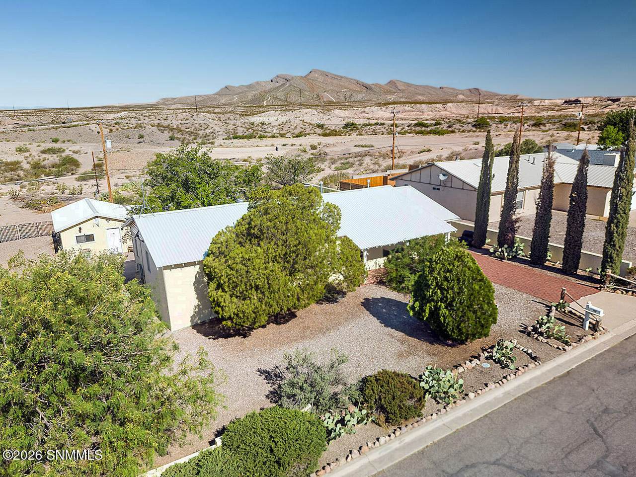 702 Sierra Vista Drive - Photo 1