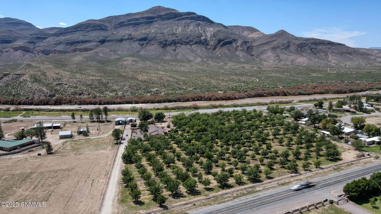 https://bt-photos.global.ssl.fastly.net/lascruces/1280_boomver_1_2602127-2.jpg