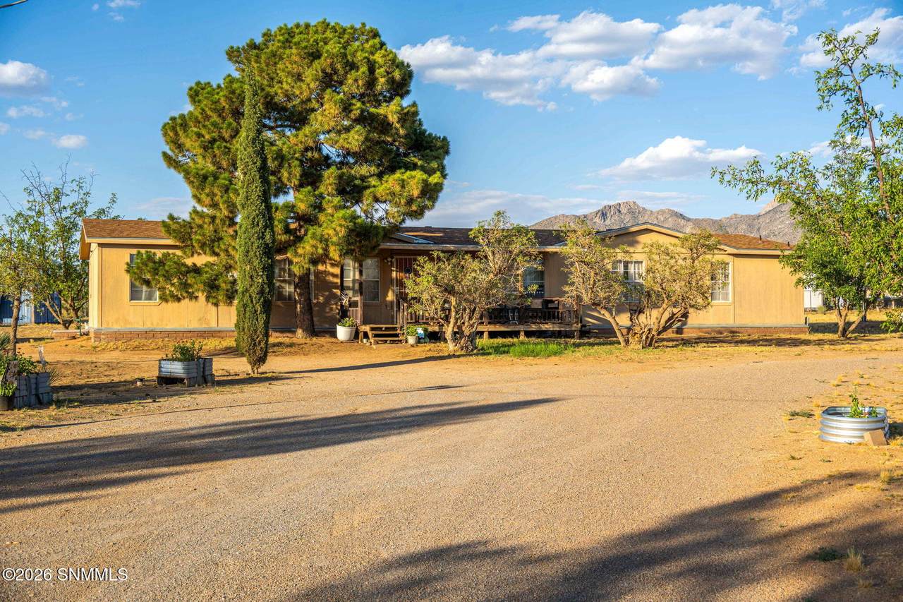 https://bt-photos.global.ssl.fastly.net/lascruces/1280_boomver_1_2602181-2.jpg