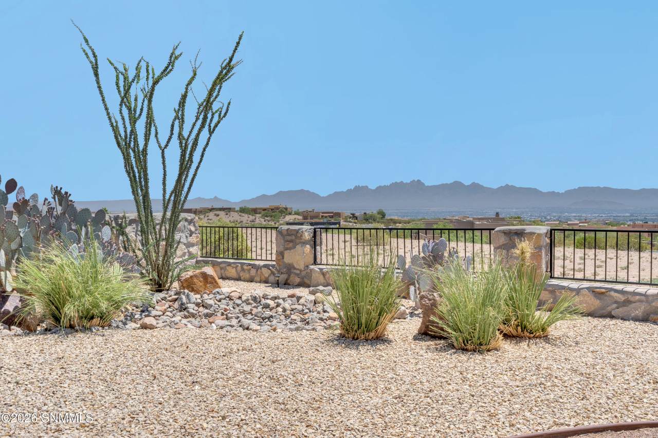 https://bt-photos.global.ssl.fastly.net/lascruces/1280_boomver_1_2602193-2.jpg