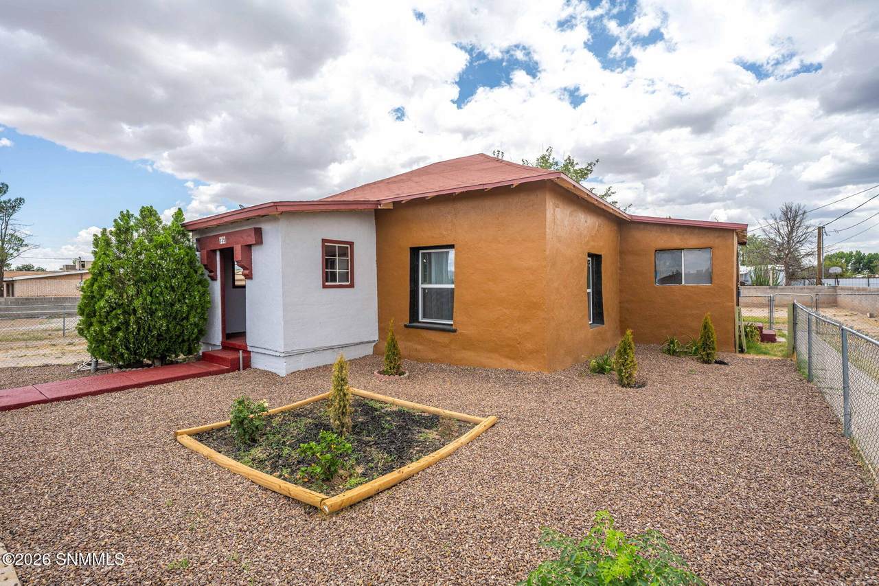 https://bt-photos.global.ssl.fastly.net/lascruces/1280_boomver_1_2602244-2.jpg