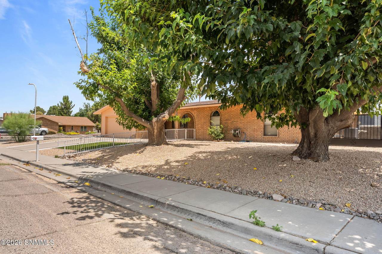 https://bt-photos.global.ssl.fastly.net/lascruces/1280_boomver_1_2602346-2.jpg
